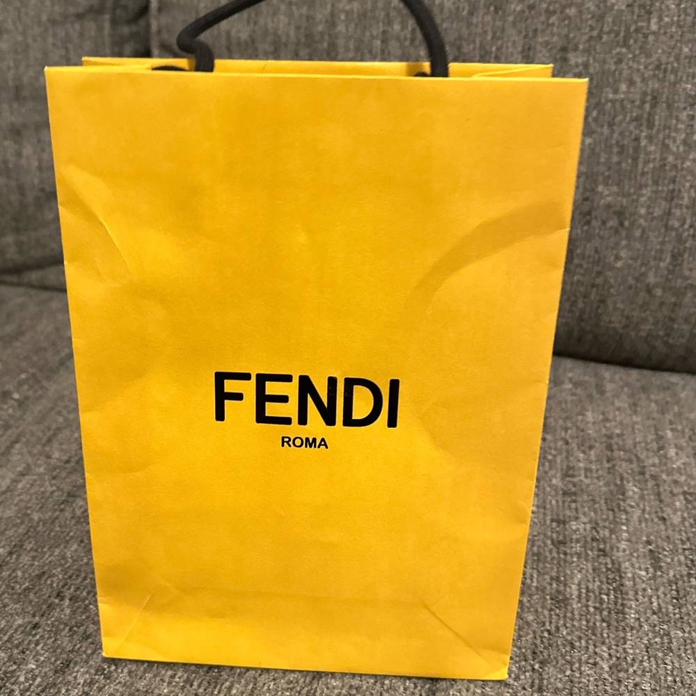 Gold Fendi ring - Picture 3 of 8